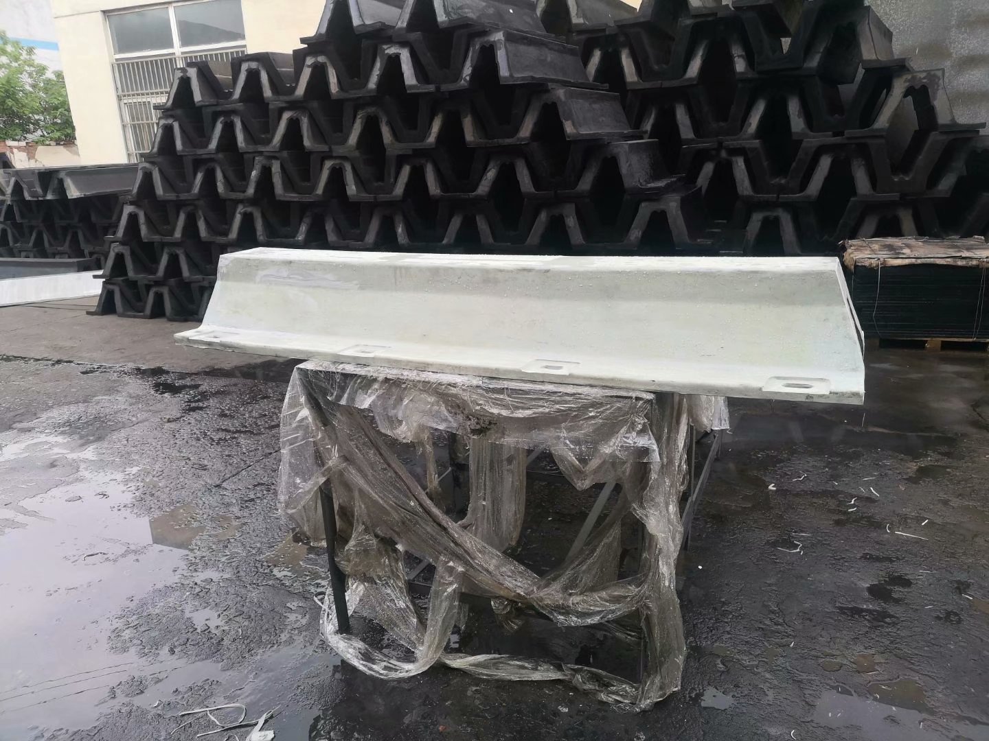 艦灰色橡膠護舷