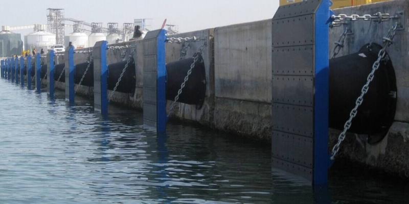 橡膠護舷防沖板