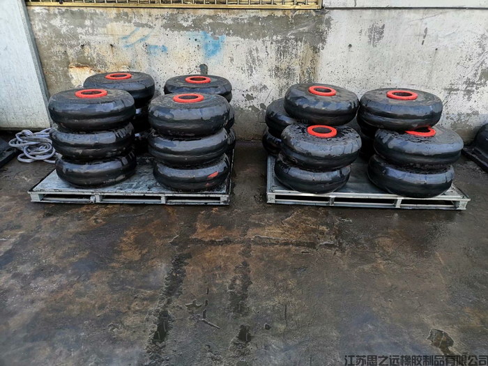 轉(zhuǎn)動(dòng)型橡膠護(hù)舷